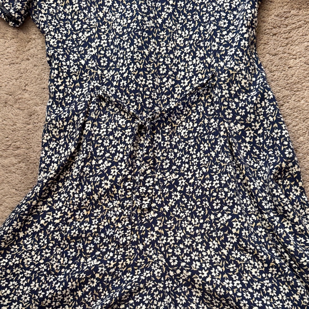 Vintage Westport Ltd. Floral Fit & Flowy Romper.. Blue & White Floral. Size M - Picture 11 of 16